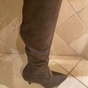 VINCE CAMUTO GREY BOOTS